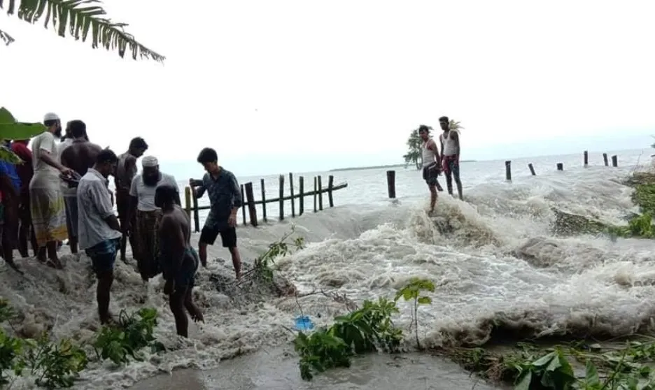 ঘূর্ণিঝড় রিমালের দুই বছর লবনাক্ততা আর বাঁধ ভাঙনের ক্ষত থেকে ঘুরে দাঁড়াতে পারেনি উপকূলবাসী